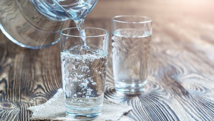 כוס מים לתזונת שתייה
